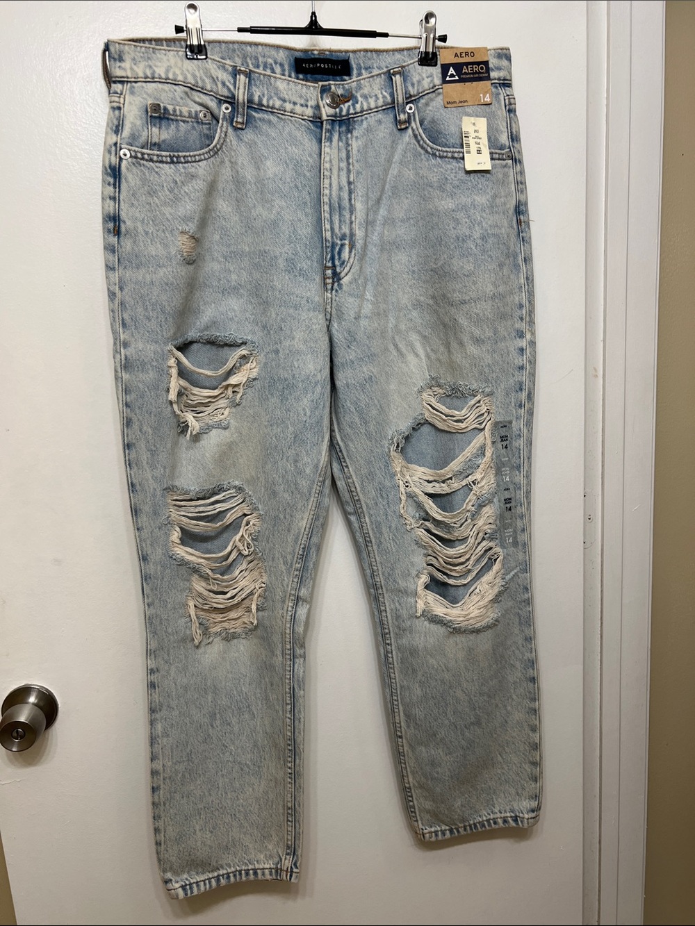 Aeropostale Distressed Light Wash High-Rise Jeans